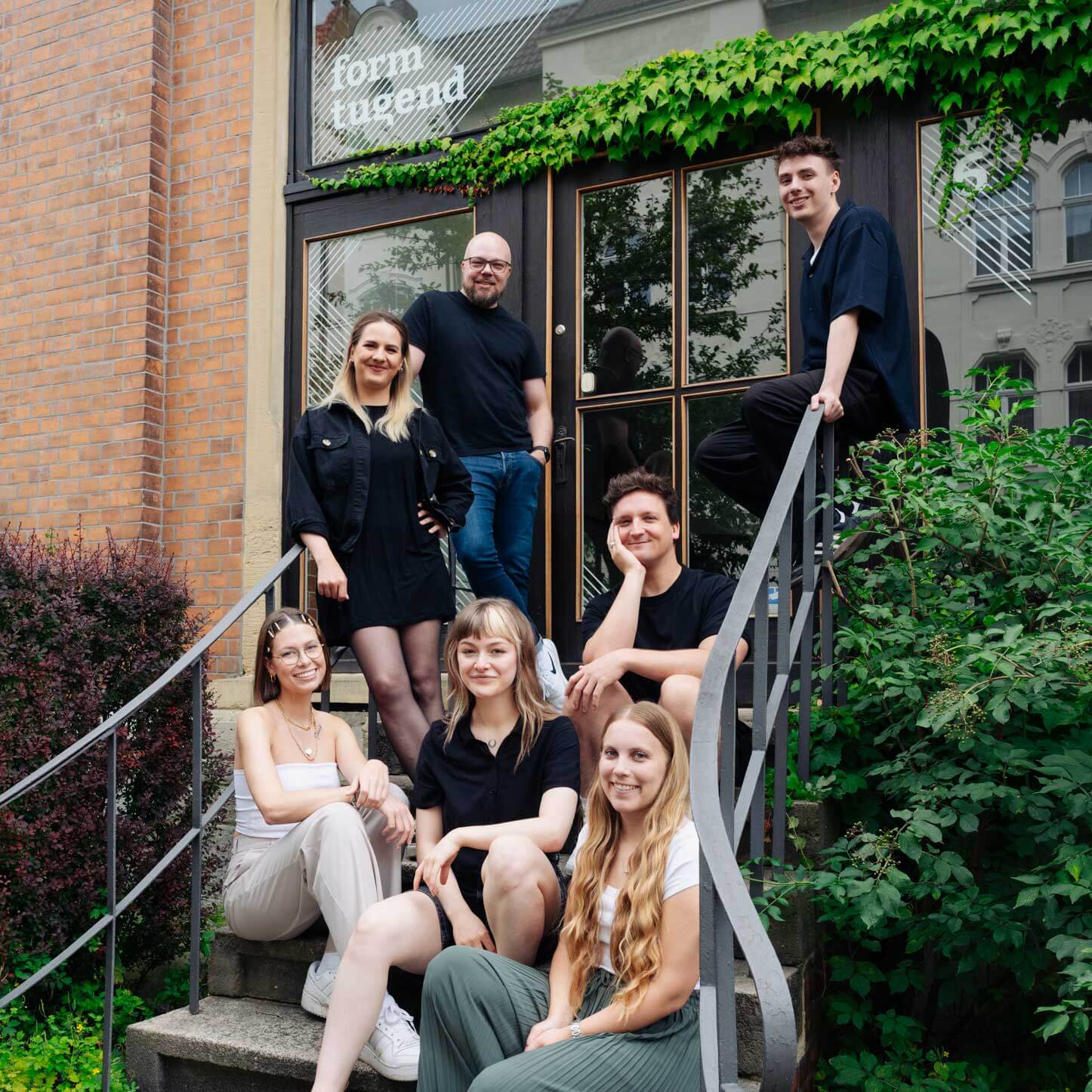 werbeagentur formtugend teambild treppe